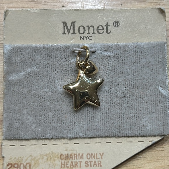 Vintage Monet Jewelry Gold Plated Charm Star w/ Tiny Heart - Picture 4 of 4